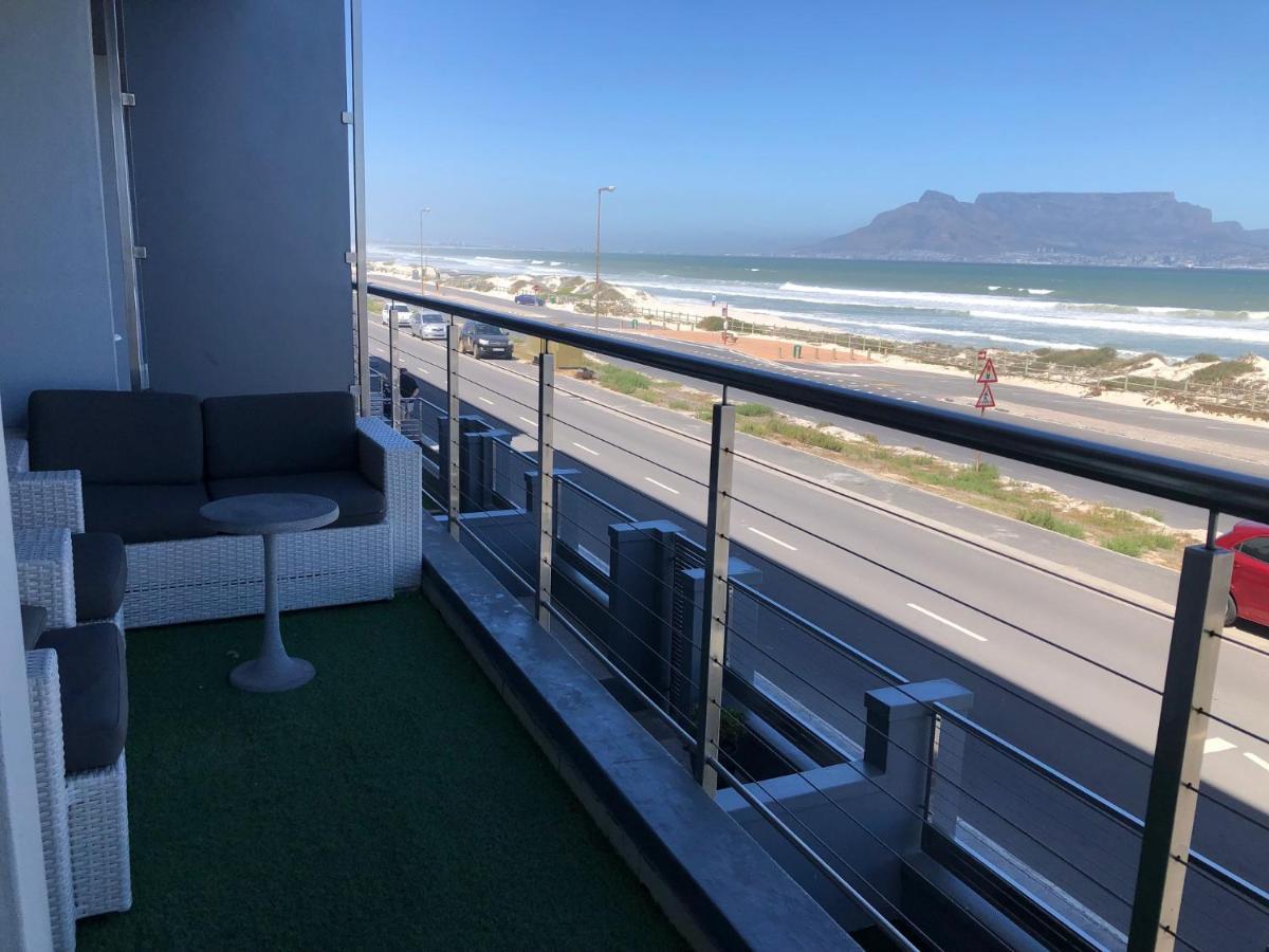 Blouberg Luxury Beachfront Apartment โบลแบร์กสตรานด์ ภายนอก รูปภาพ