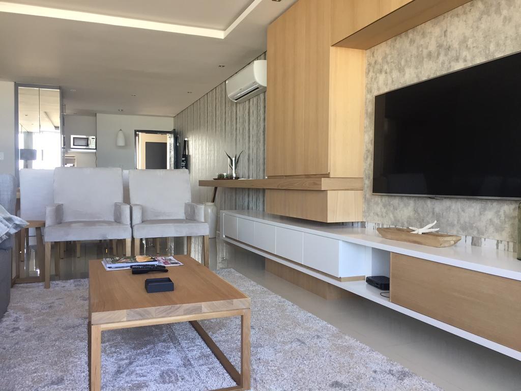 Blouberg Luxury Beachfront Apartment โบลแบร์กสตรานด์ ภายนอก รูปภาพ